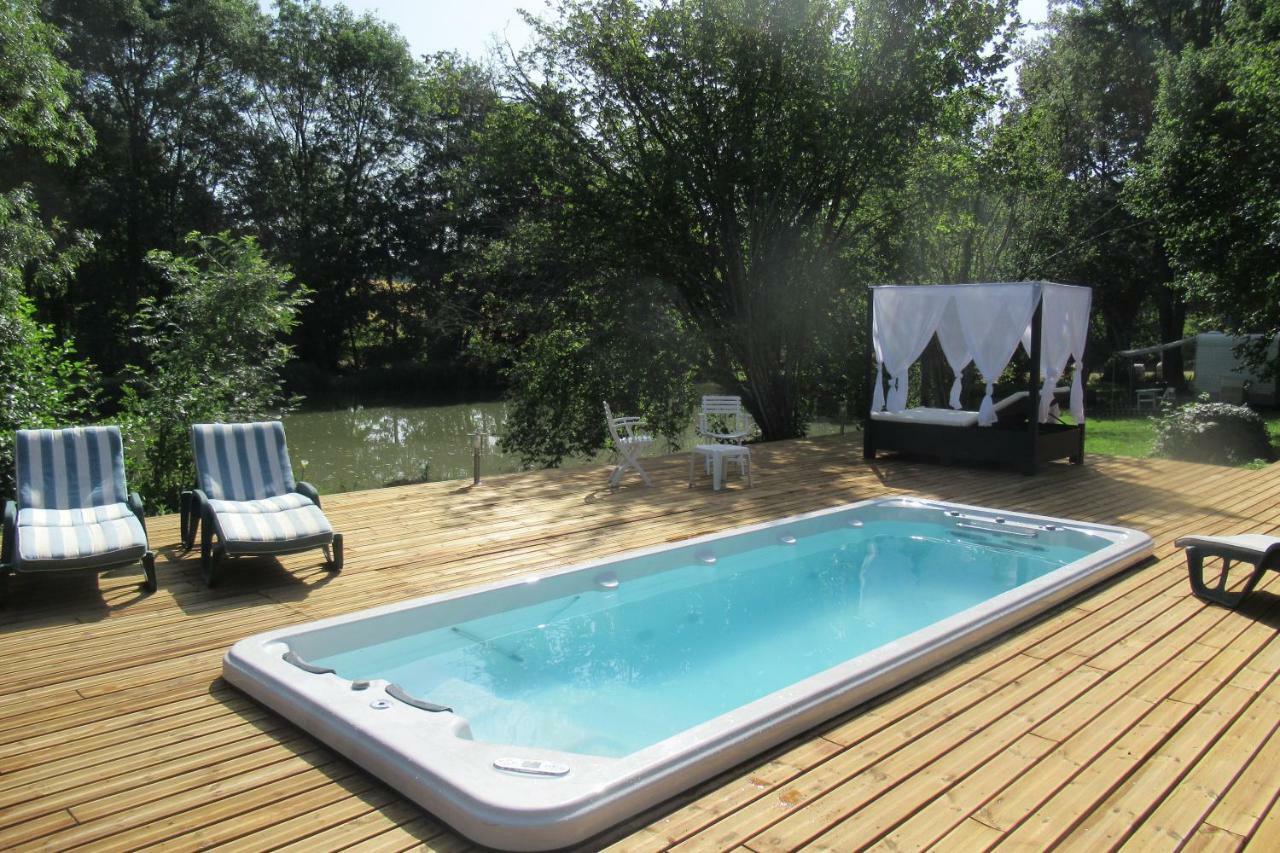 Le Moulin Calme Bed and Breakfast Luceau Eksteriør billede